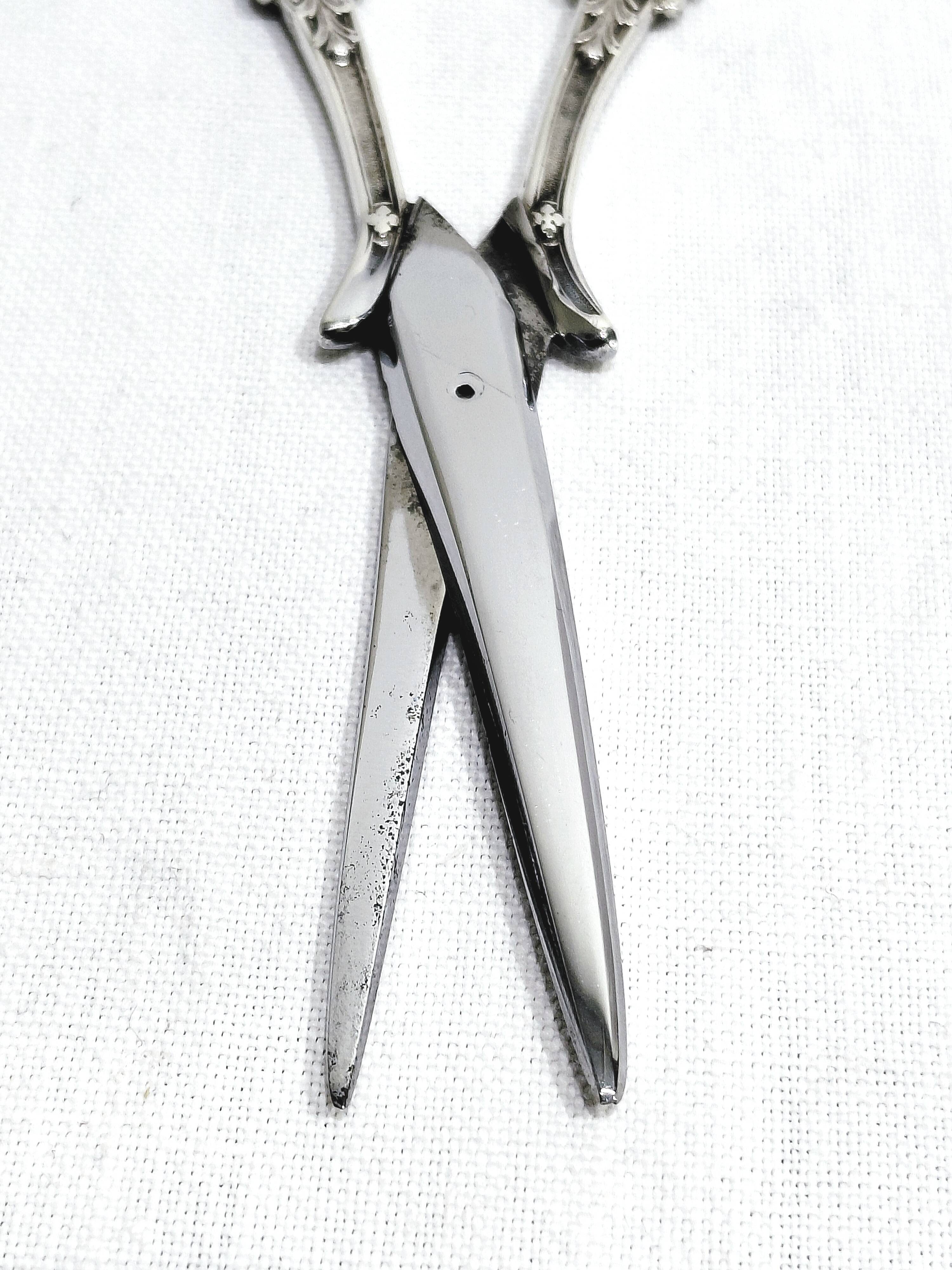 Eugène Schifferlet - Pair of grape scissors in silver
