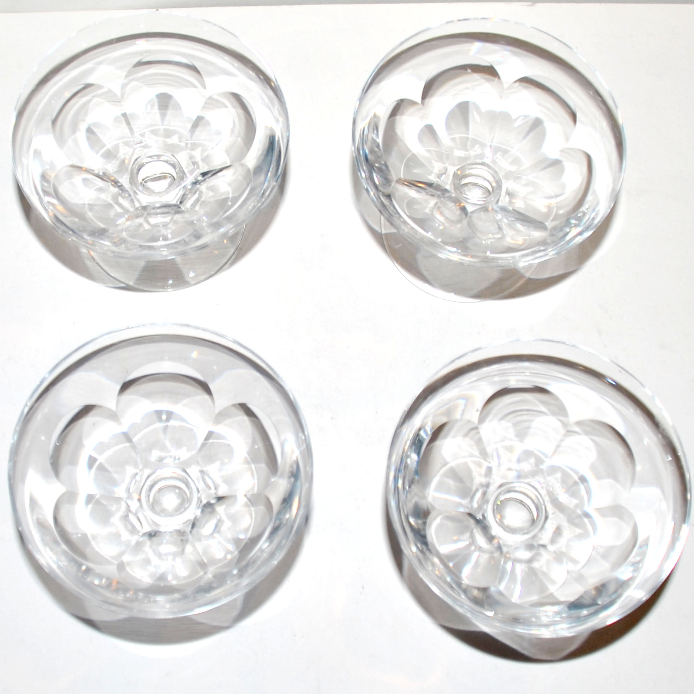 Series of 4 Champagne glasses Marne crystal cut 1920 by St. Louis