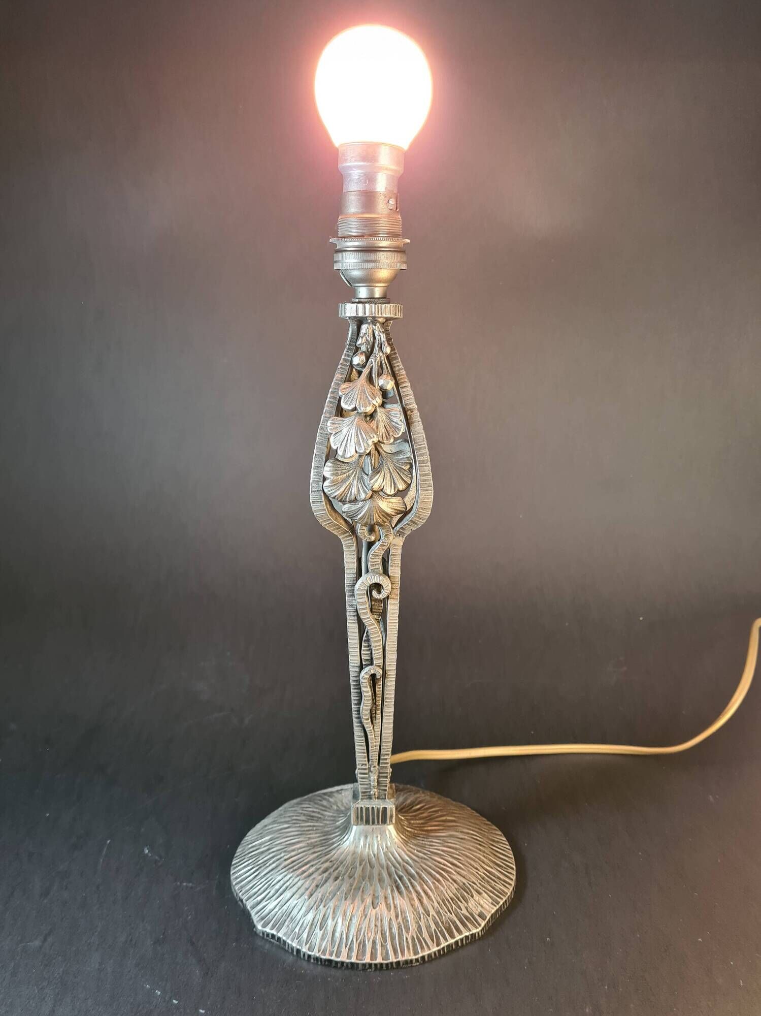 Art Nouveau lamp base – Hammered metal & stylised Ginkgo leaves –
