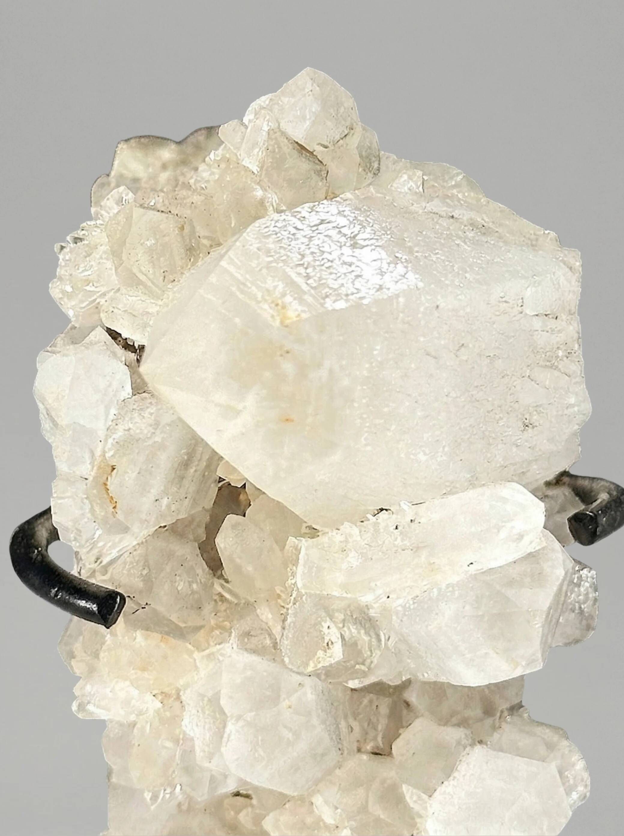 Decorative duo — Maligano jasper sphere & quartz clusters on bases