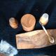 Servant salt pepper wood olivier