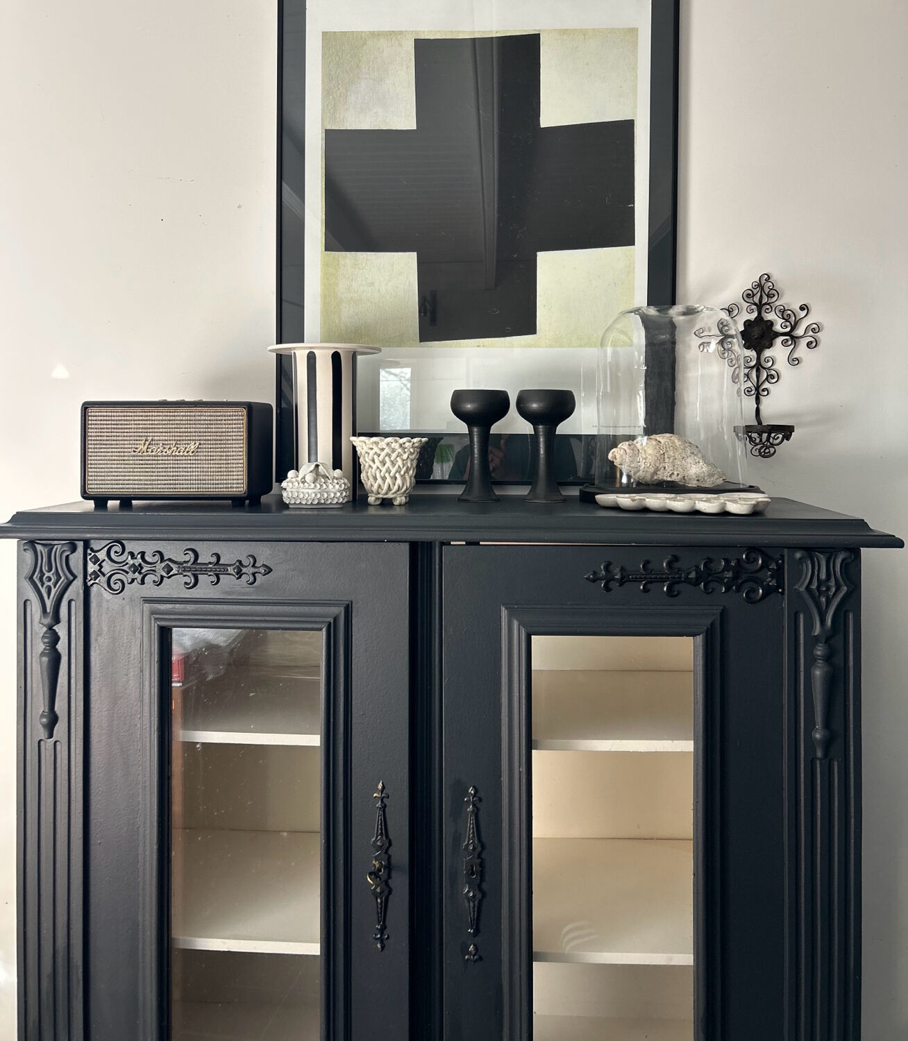 Colonial style display cabinet