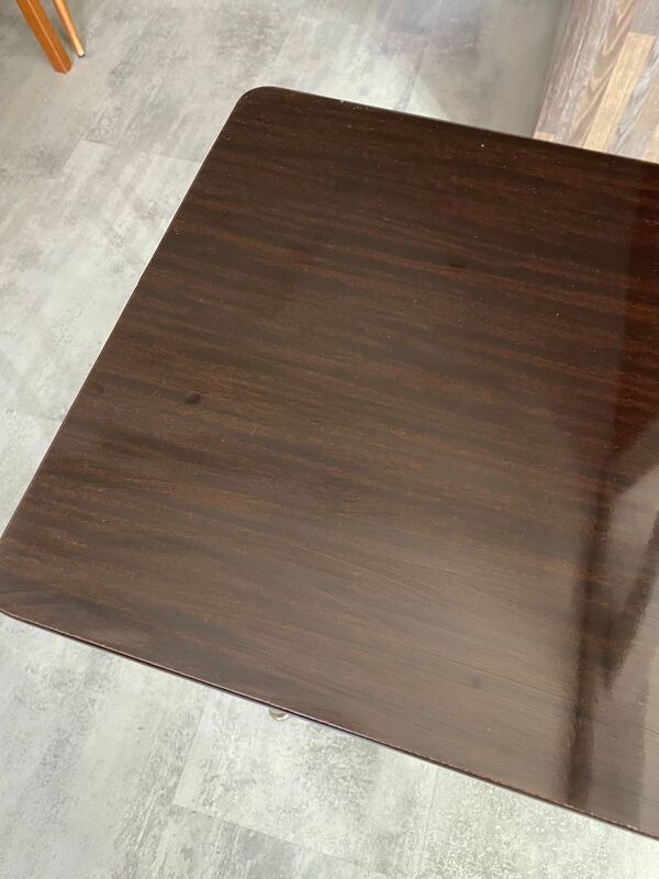 Meuble de télé à roulettes 2 plateaux formica marron 1960
