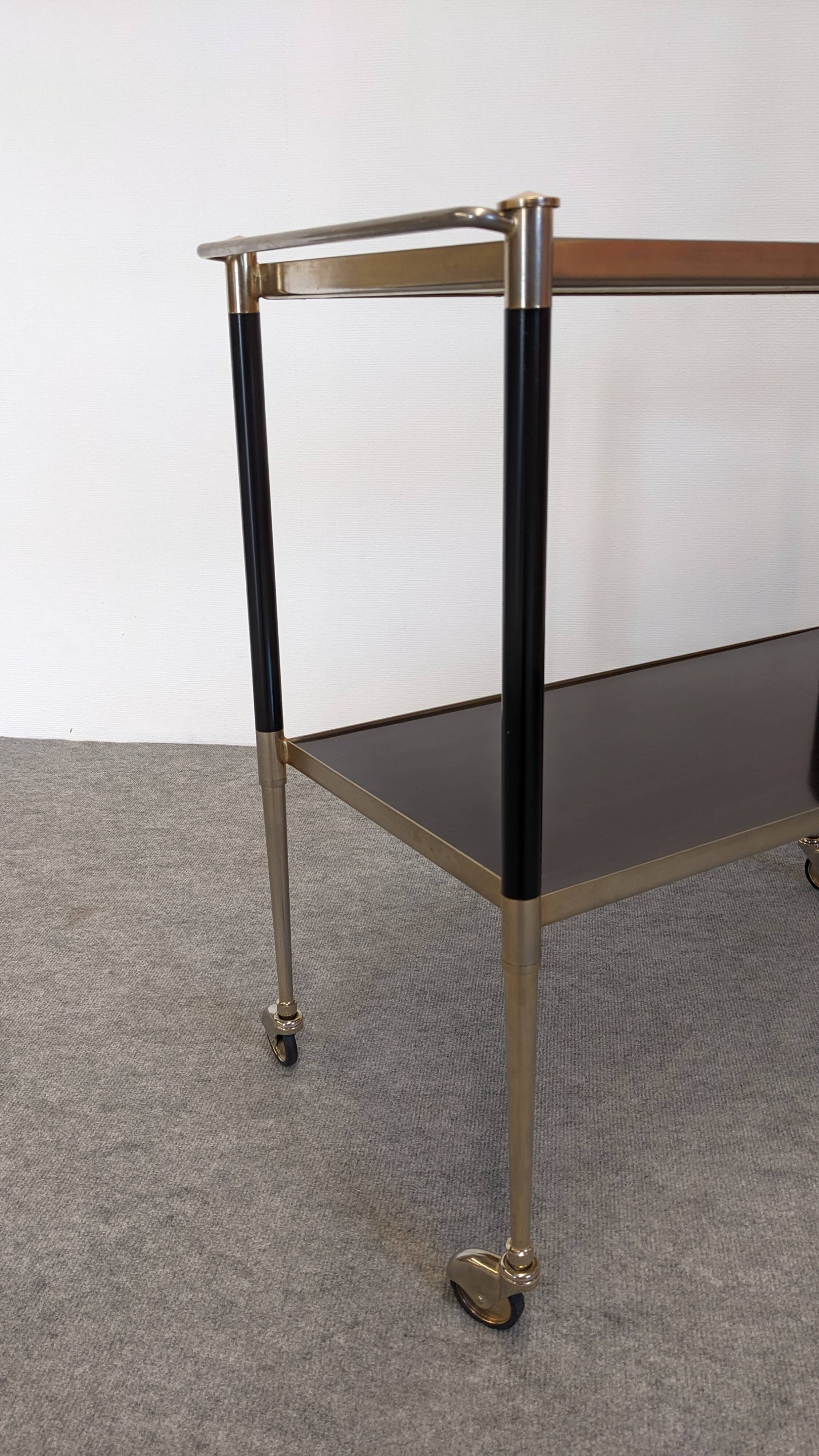 Table desserte moderniste à roulettes, Italie vers 1950