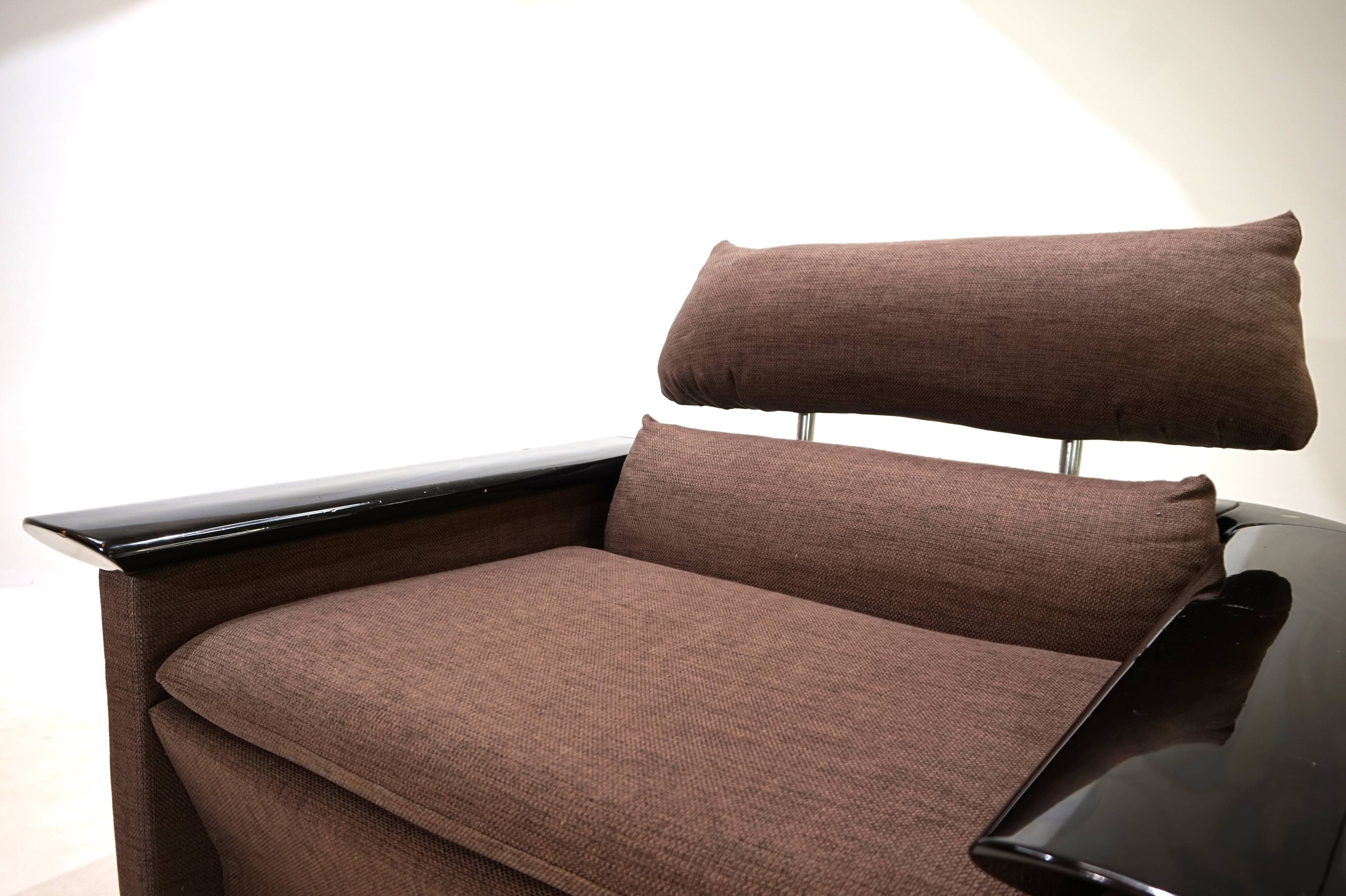 Fauteuil lounge Tecno avec structure en laque piano, 1970