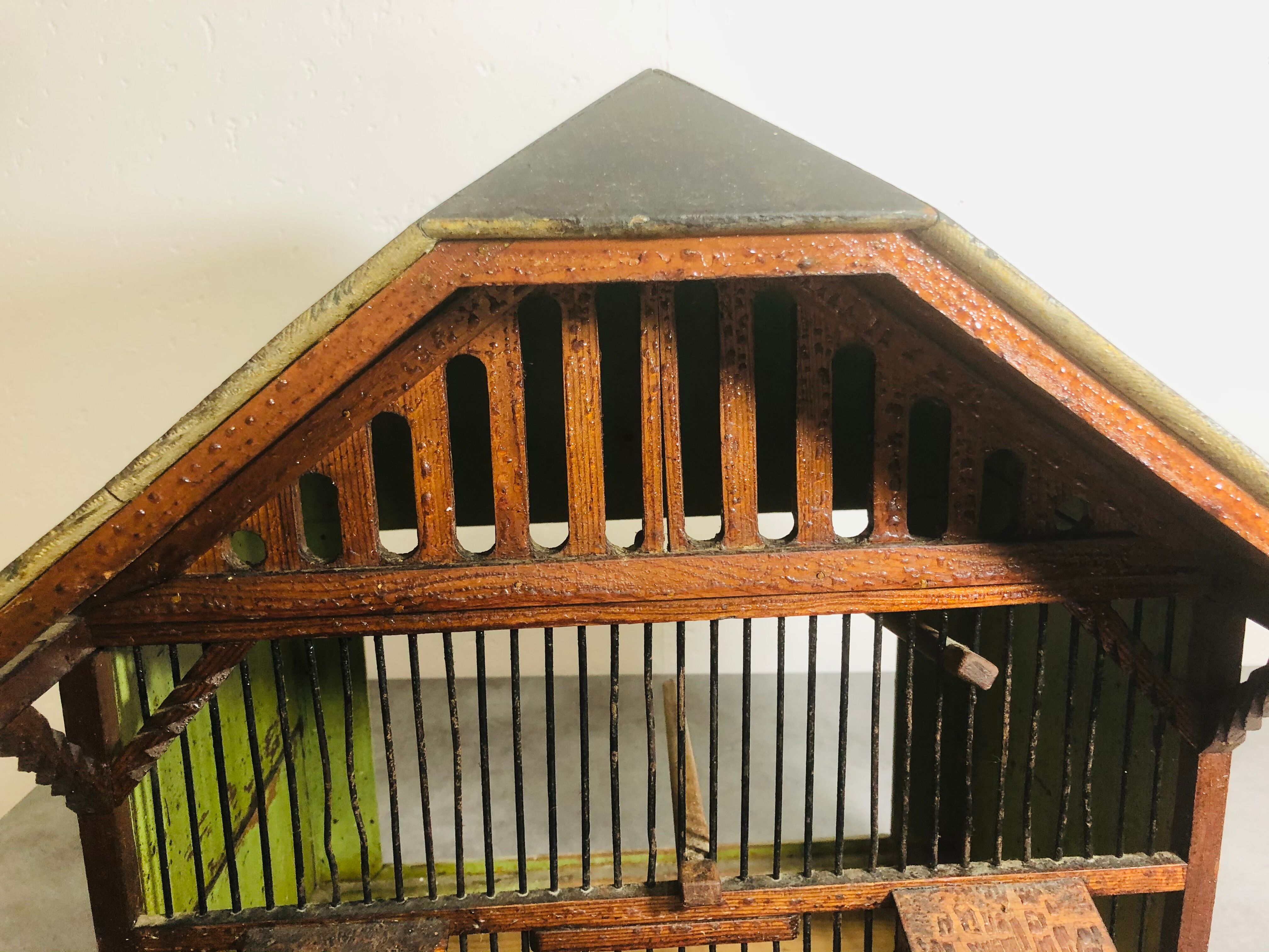 Birdcage type Swiss chalet