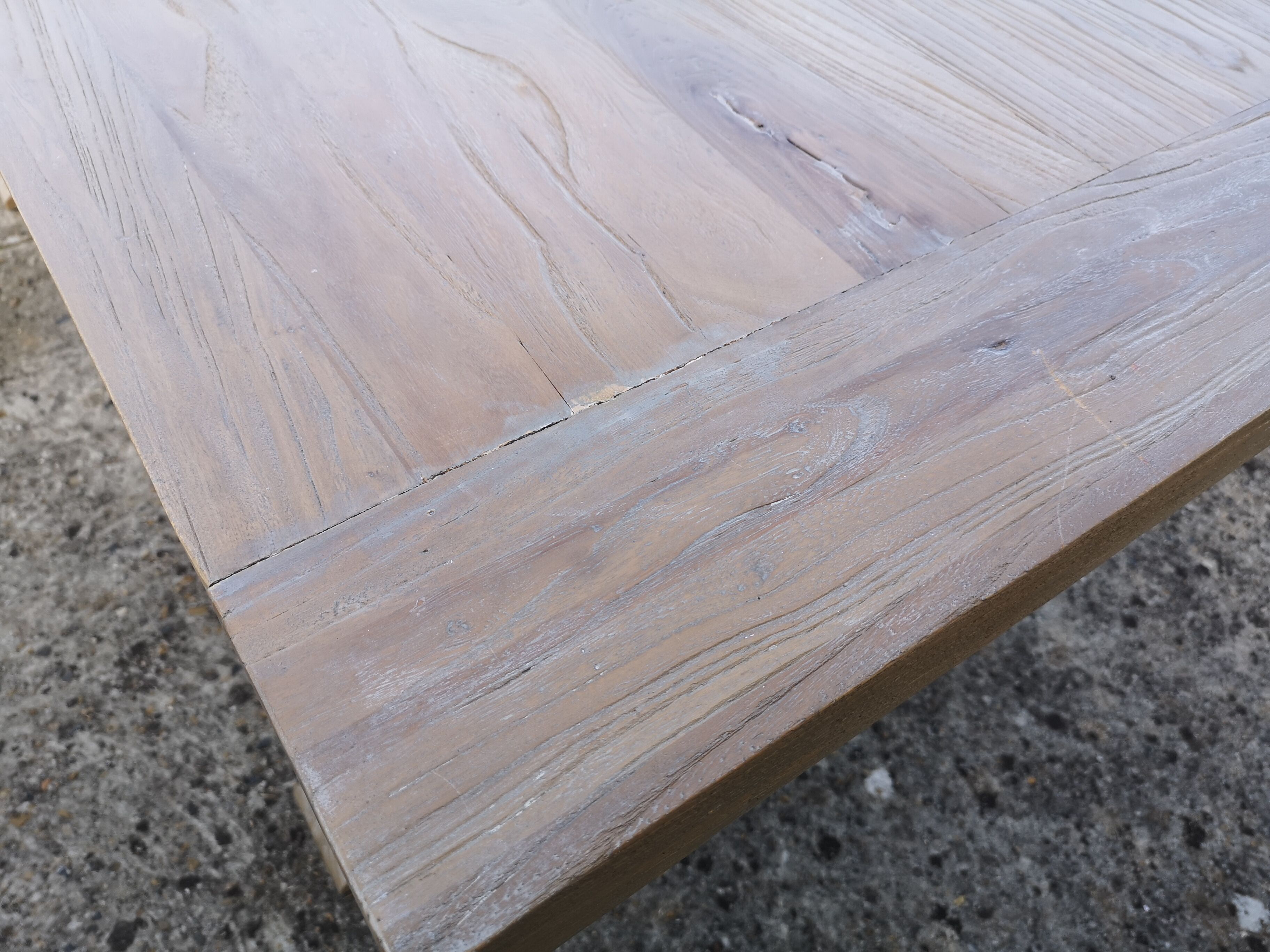 Dining table style solid oak monastery