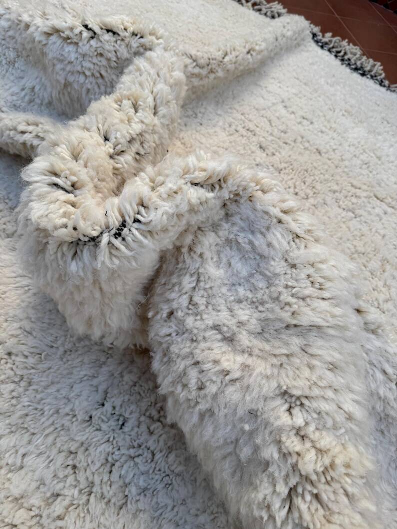 Tapis beni ouraine tissè main traditionnelle taille 200 x 300 cm