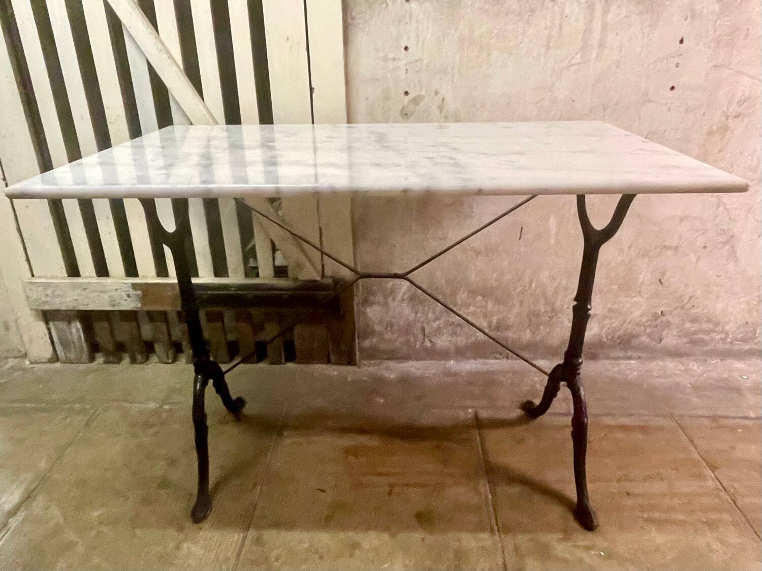 Bistro table marble top, cast iron base