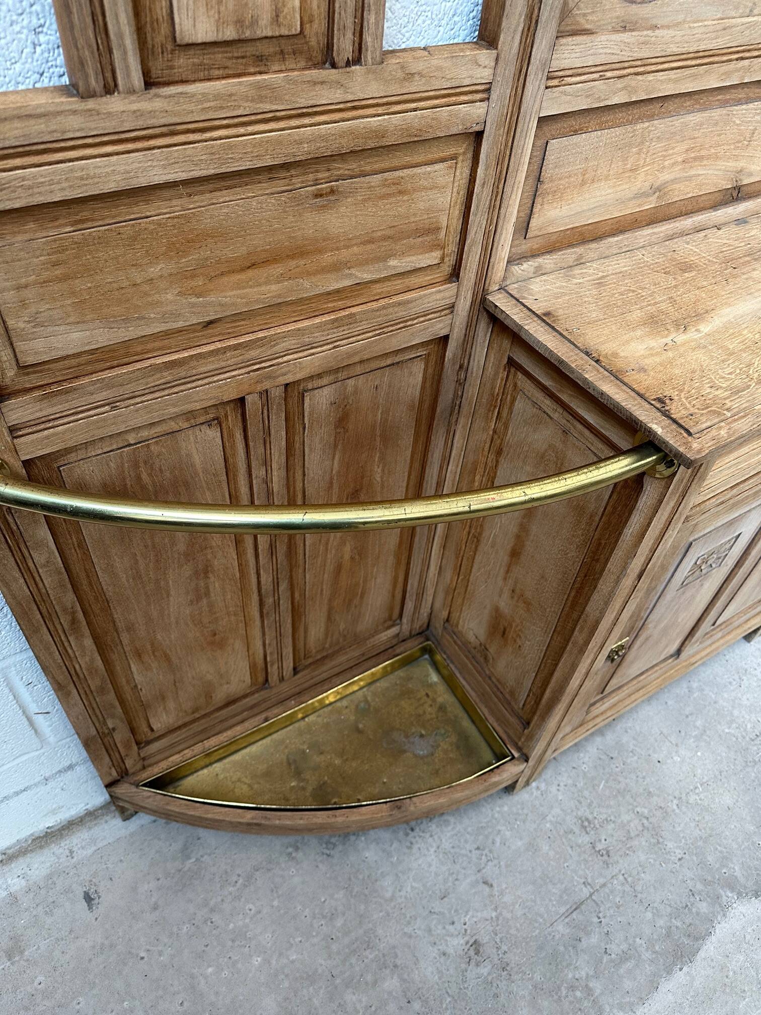 Grand vestiaire d’entrée en chêne Début XXème