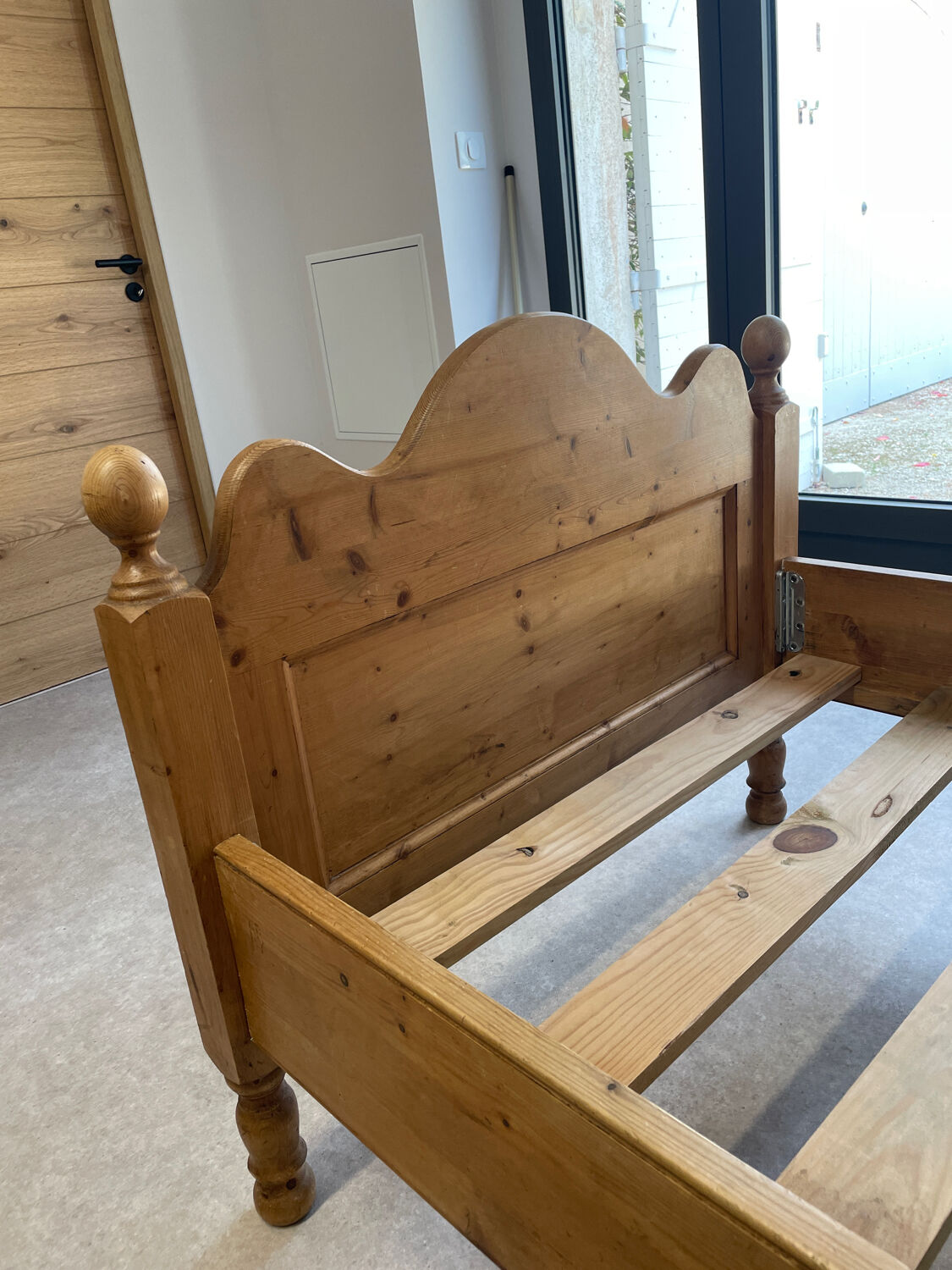 Read a person in pin Interiors.