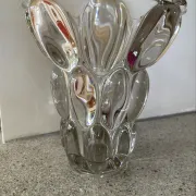 Pierre d'Avesn modernist vase in honeycomb crystal from the 1970s.