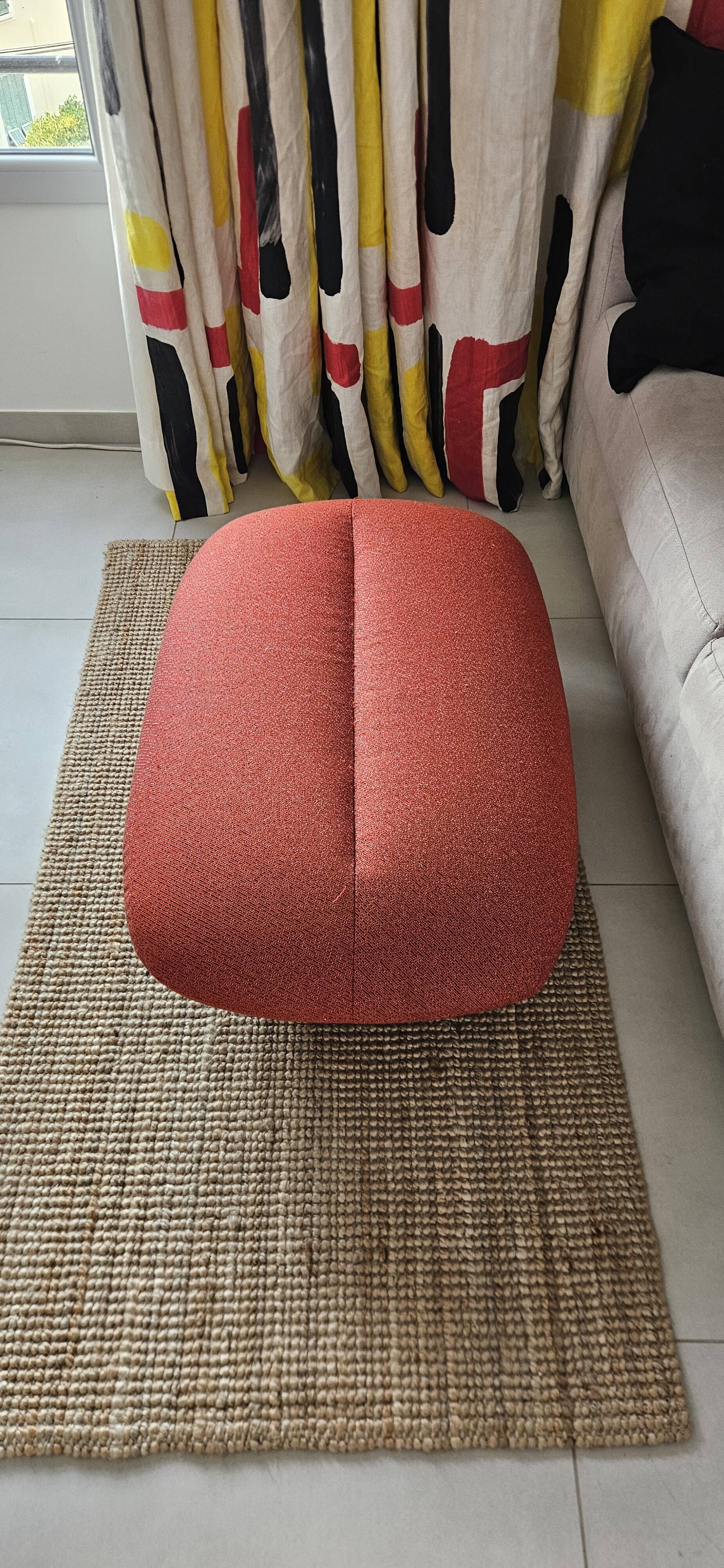 Pouf Ligne Roset, red tweed fabric, excellent condition.