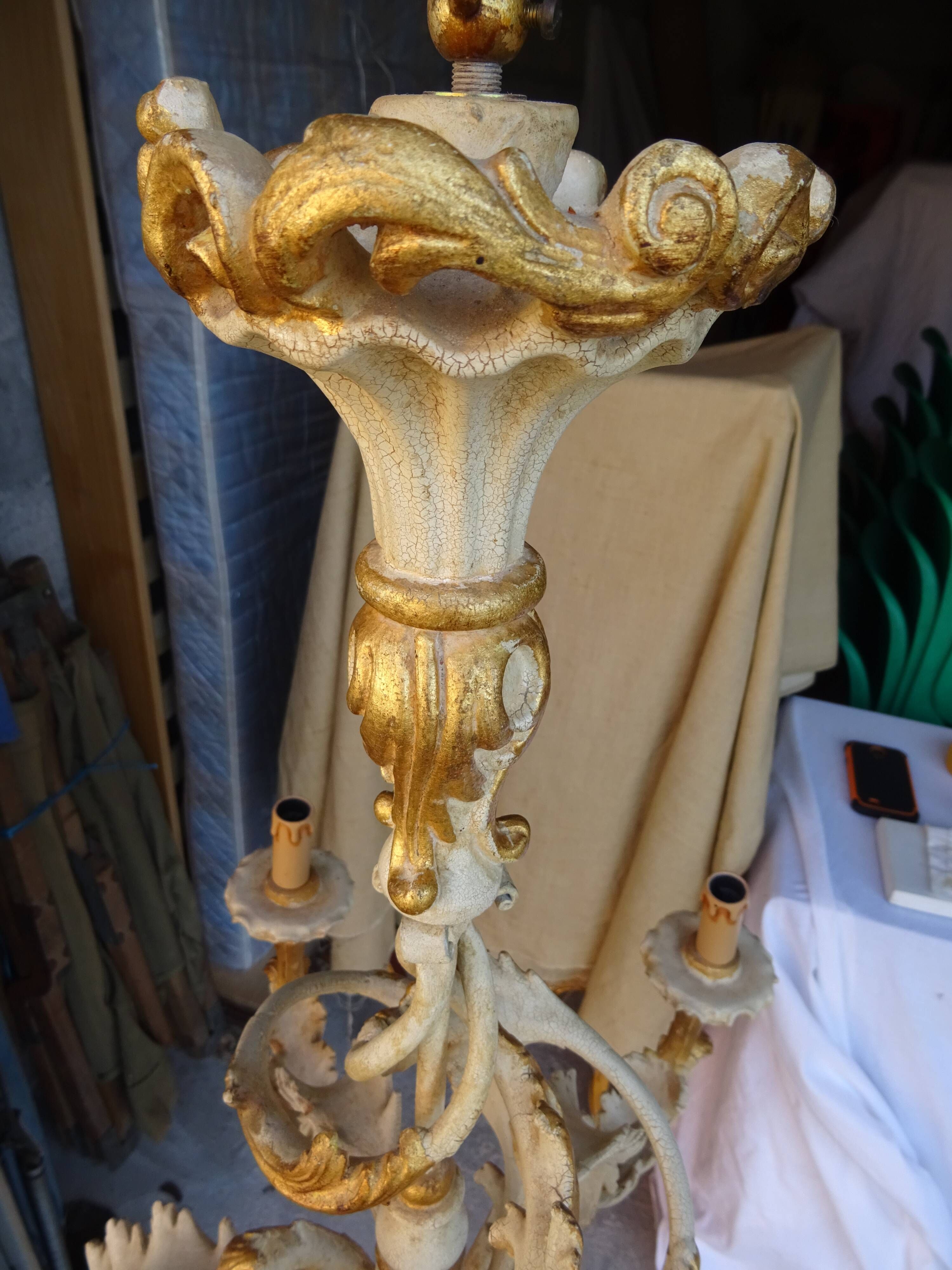Lustre baroque Italien en bois et stuc doré 109 cm
