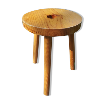 Tripod pine stool