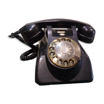 Phone in bakelite