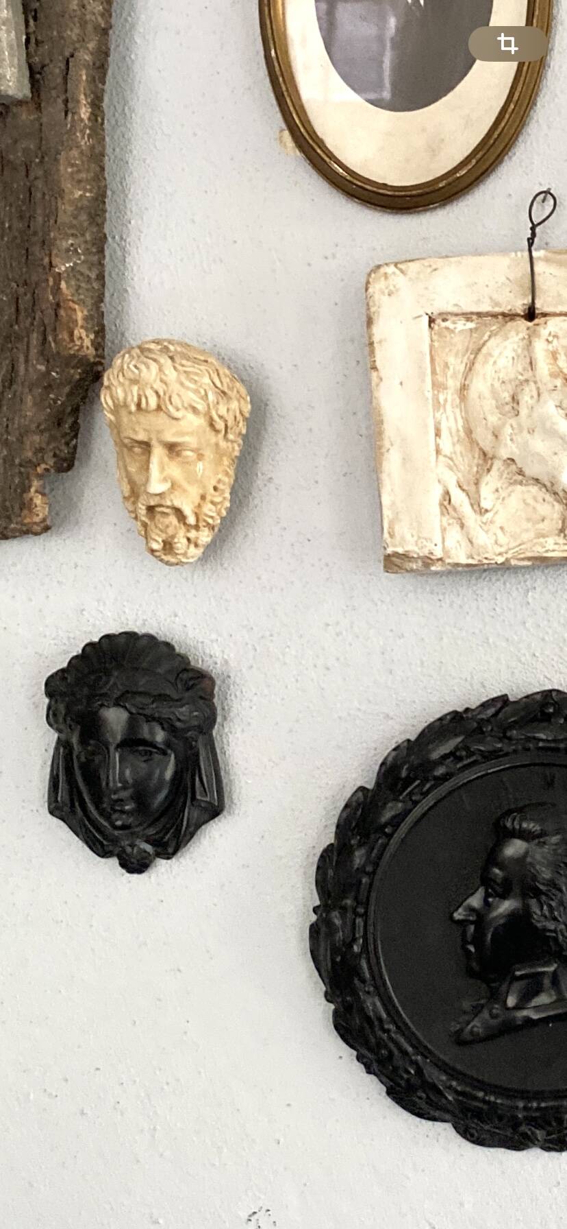 Plaster head to hang