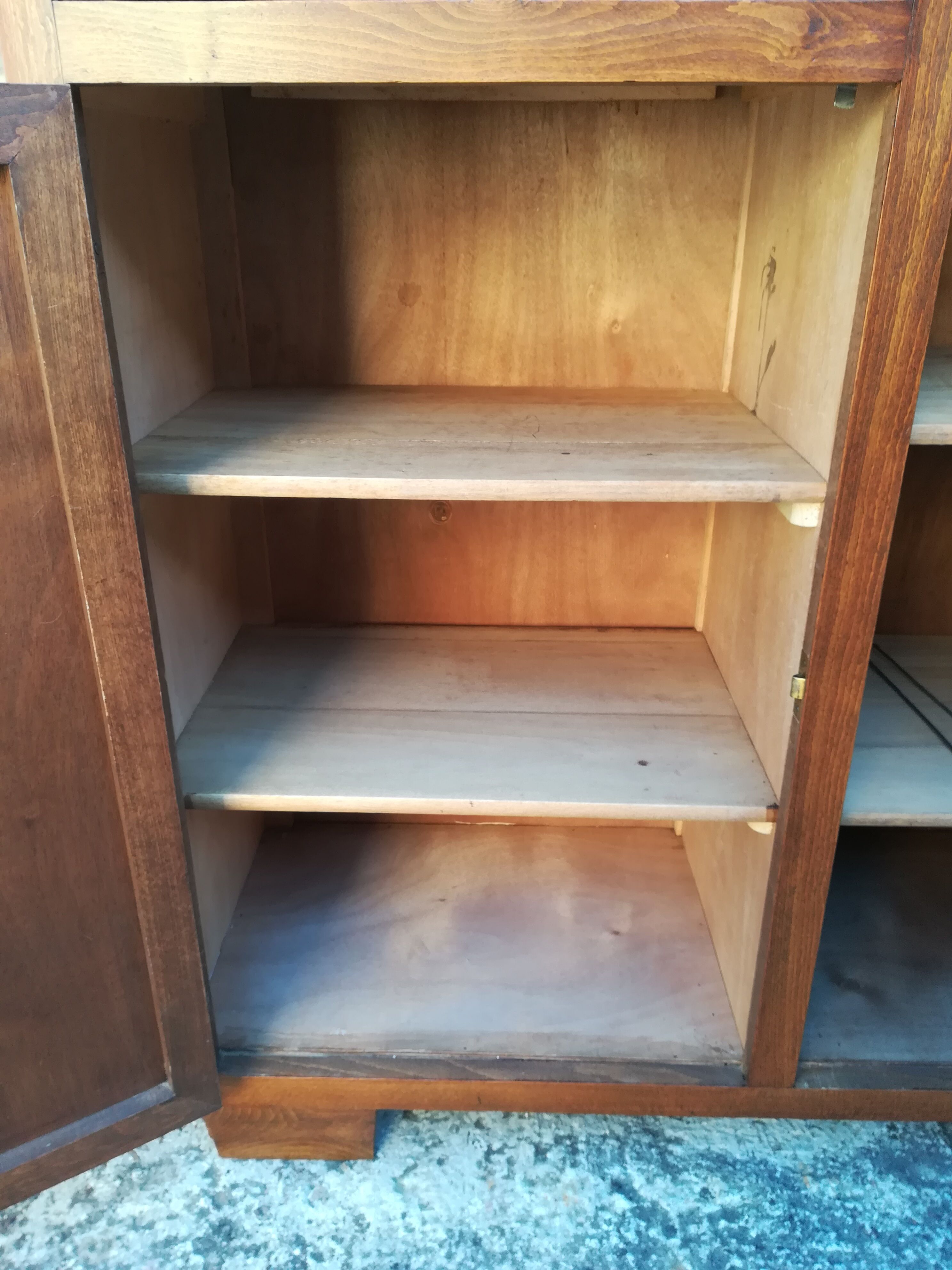 Buffet showcase of the 1940s