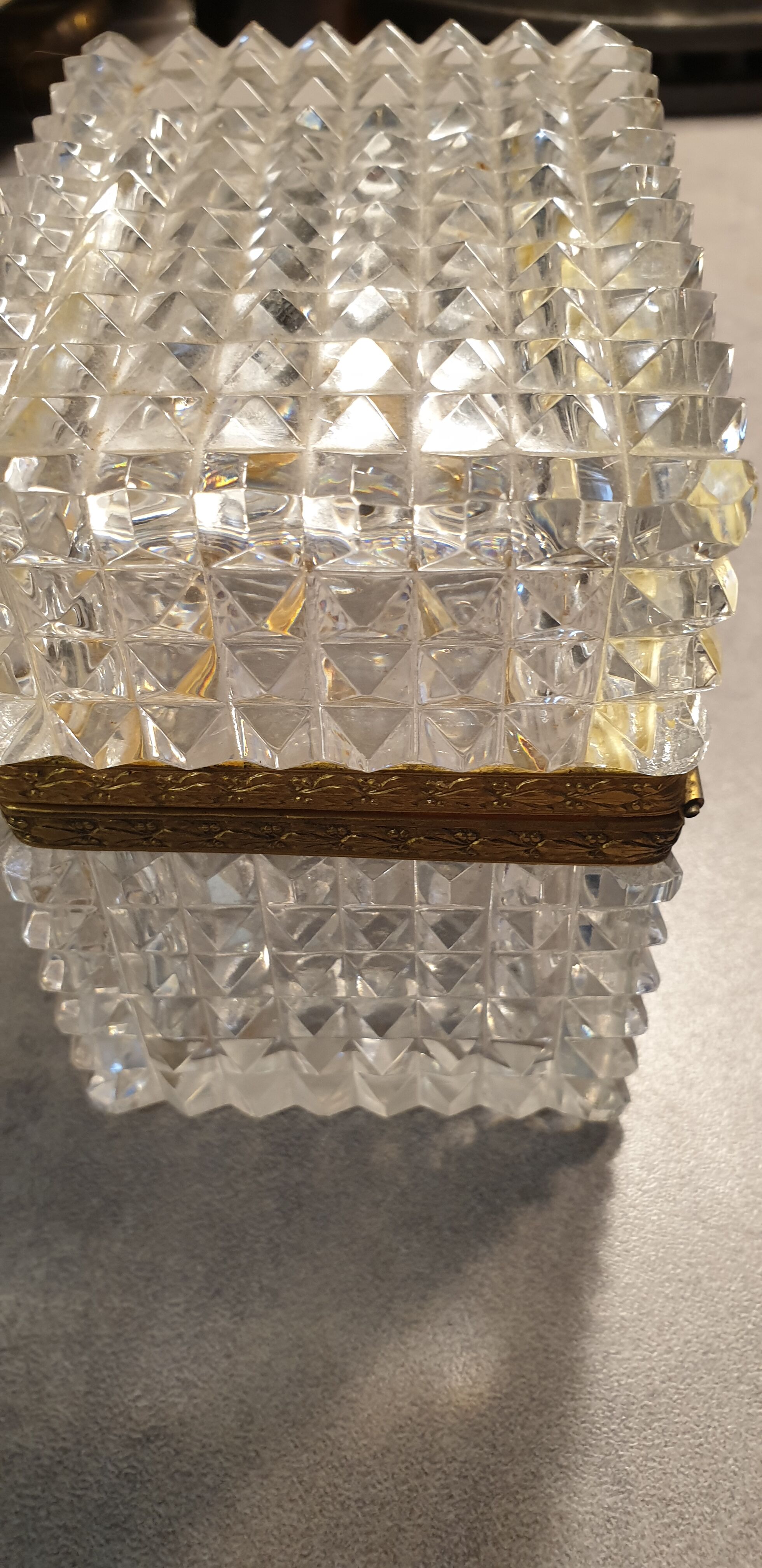 Jewelry box in cut crystal and brass