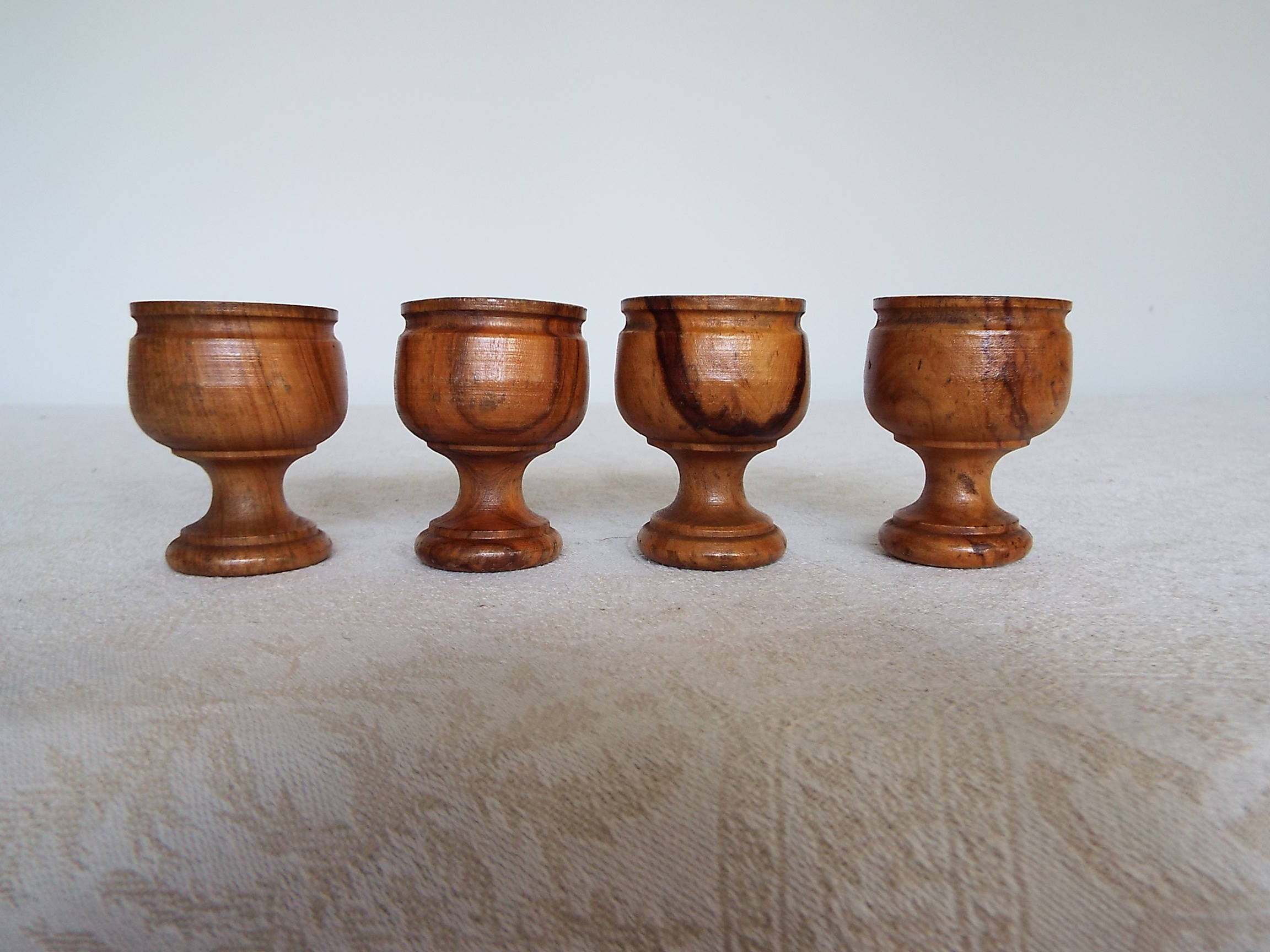 4 wooden cockroaches