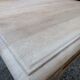 Grand bureau ancien en bois brut