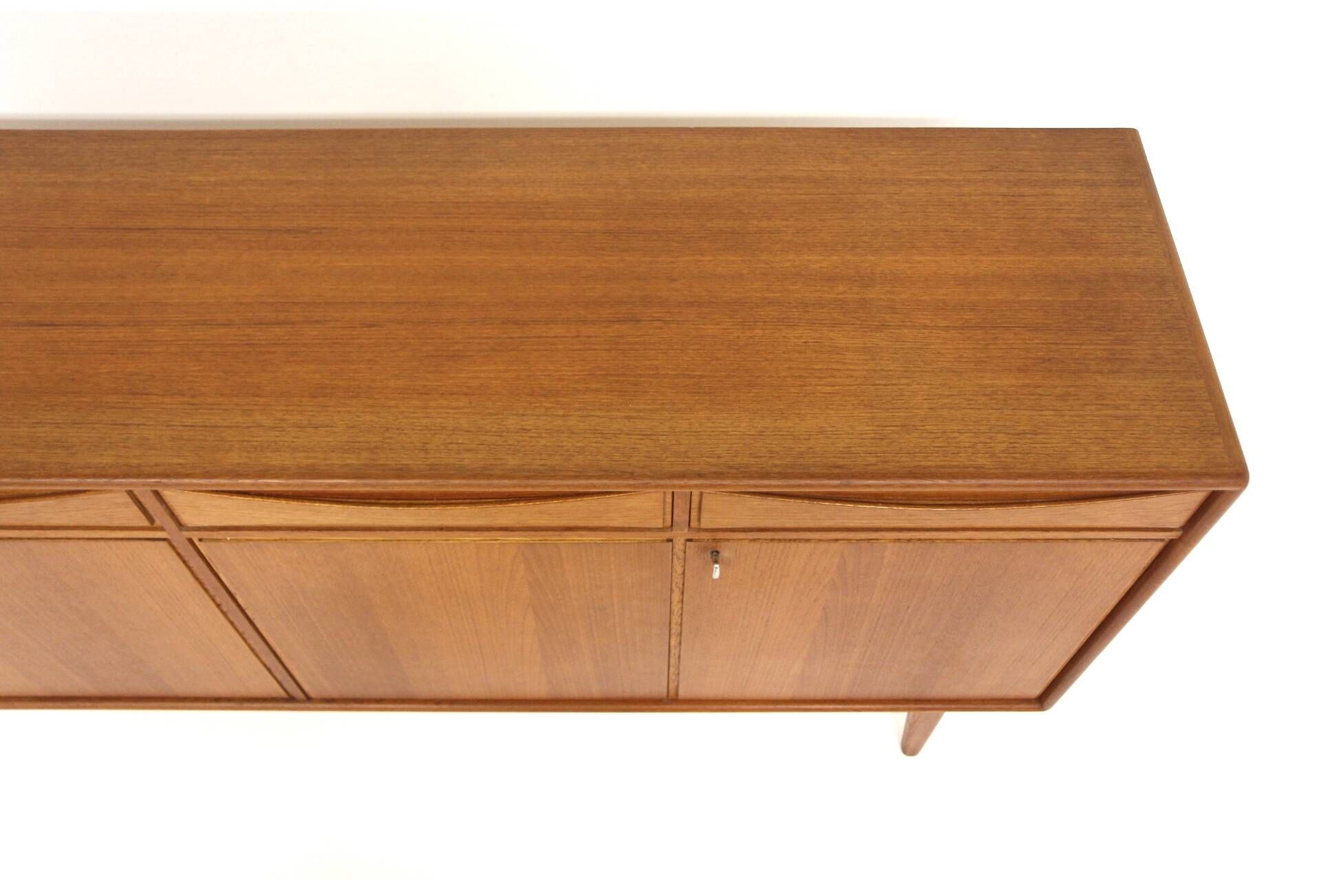 Enfilade scandinave en teck, Möbelfabriken Linden, Horda, Suède, 1960
