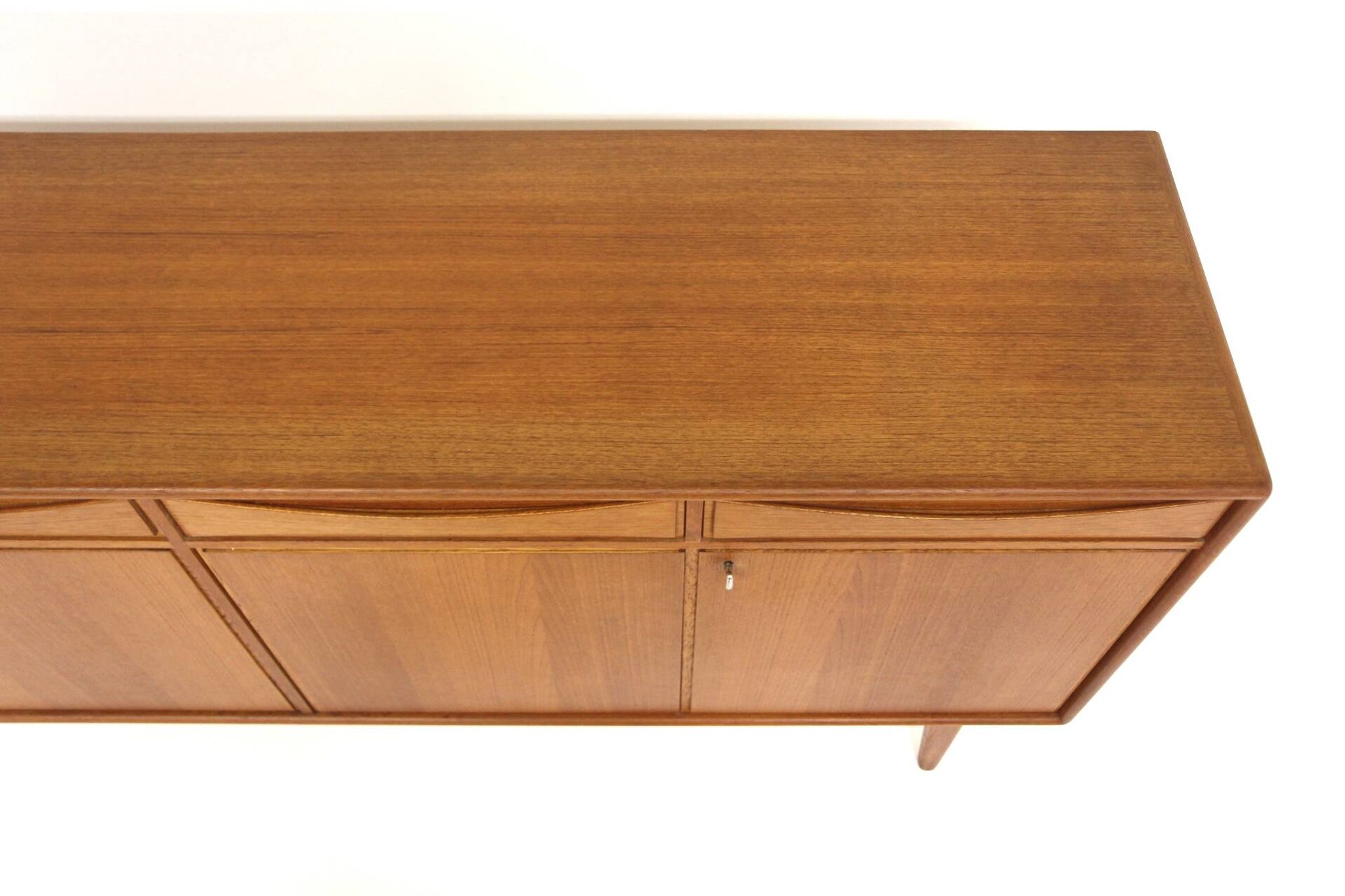 Scandinavian enfilade in teak, Möbelfabriken Linden, Horda, Sweden, 1960.
