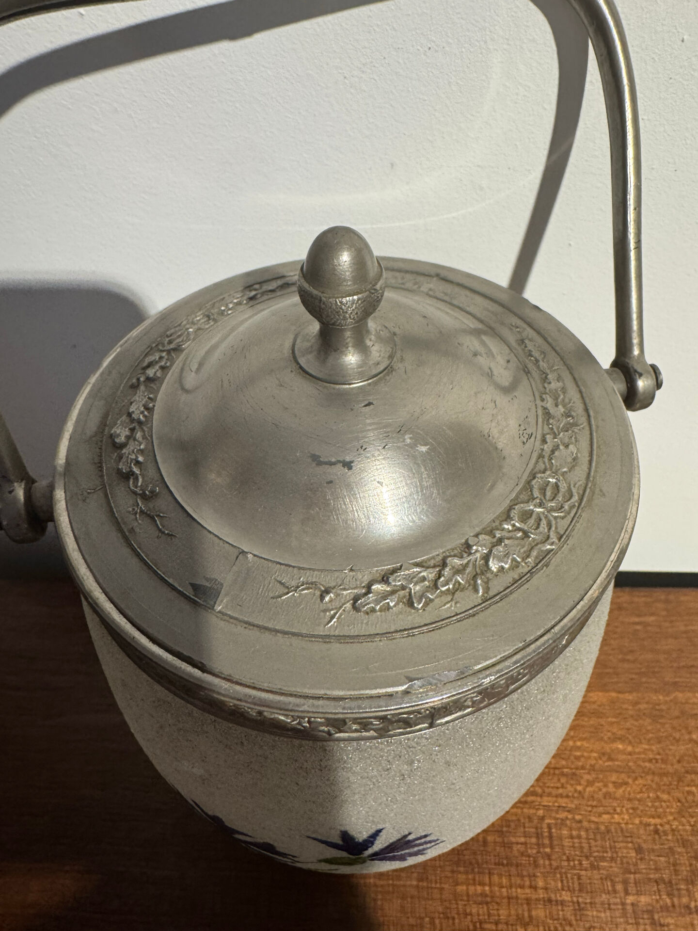 Blueberry biscuit jar circa 1930/1940