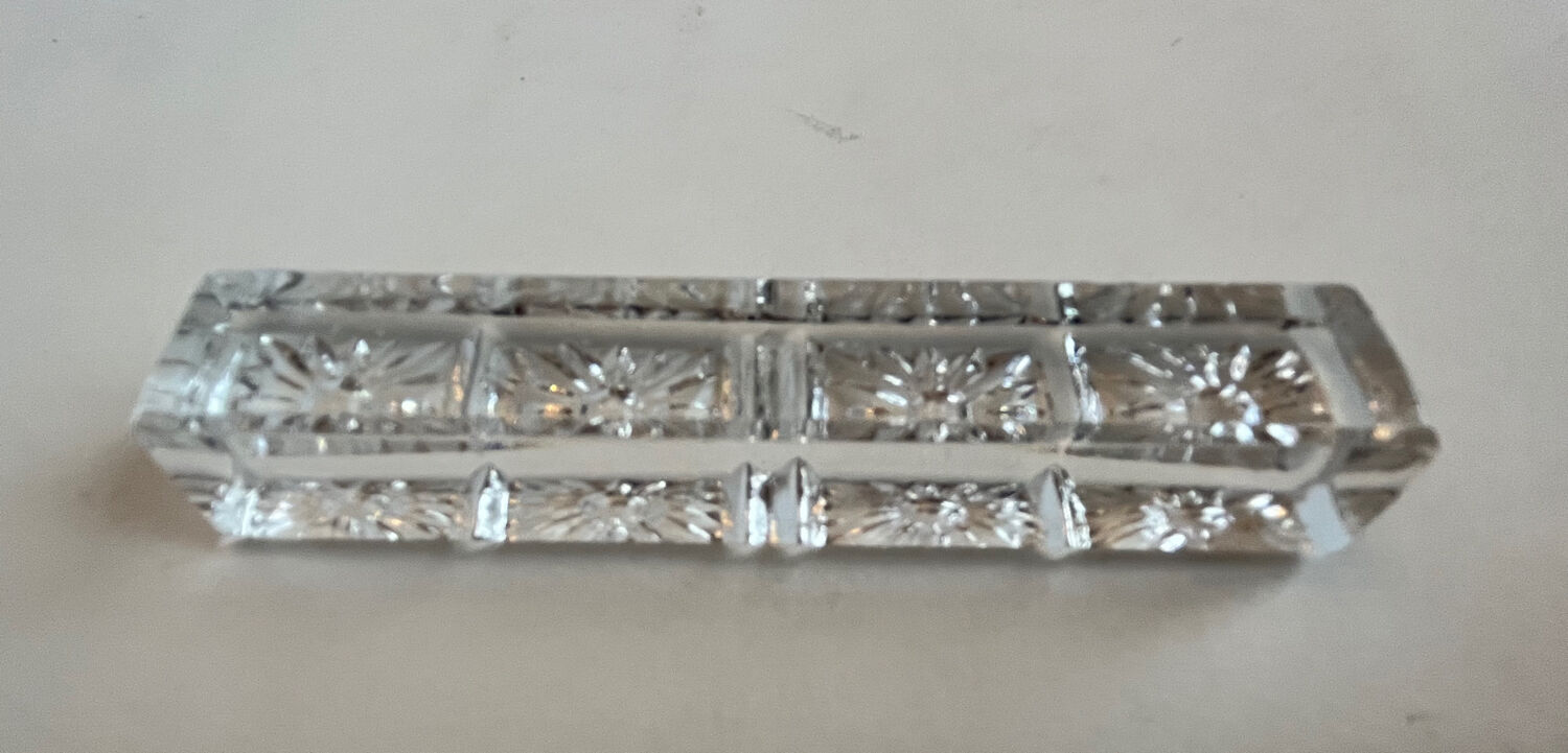 Crystal knife holder