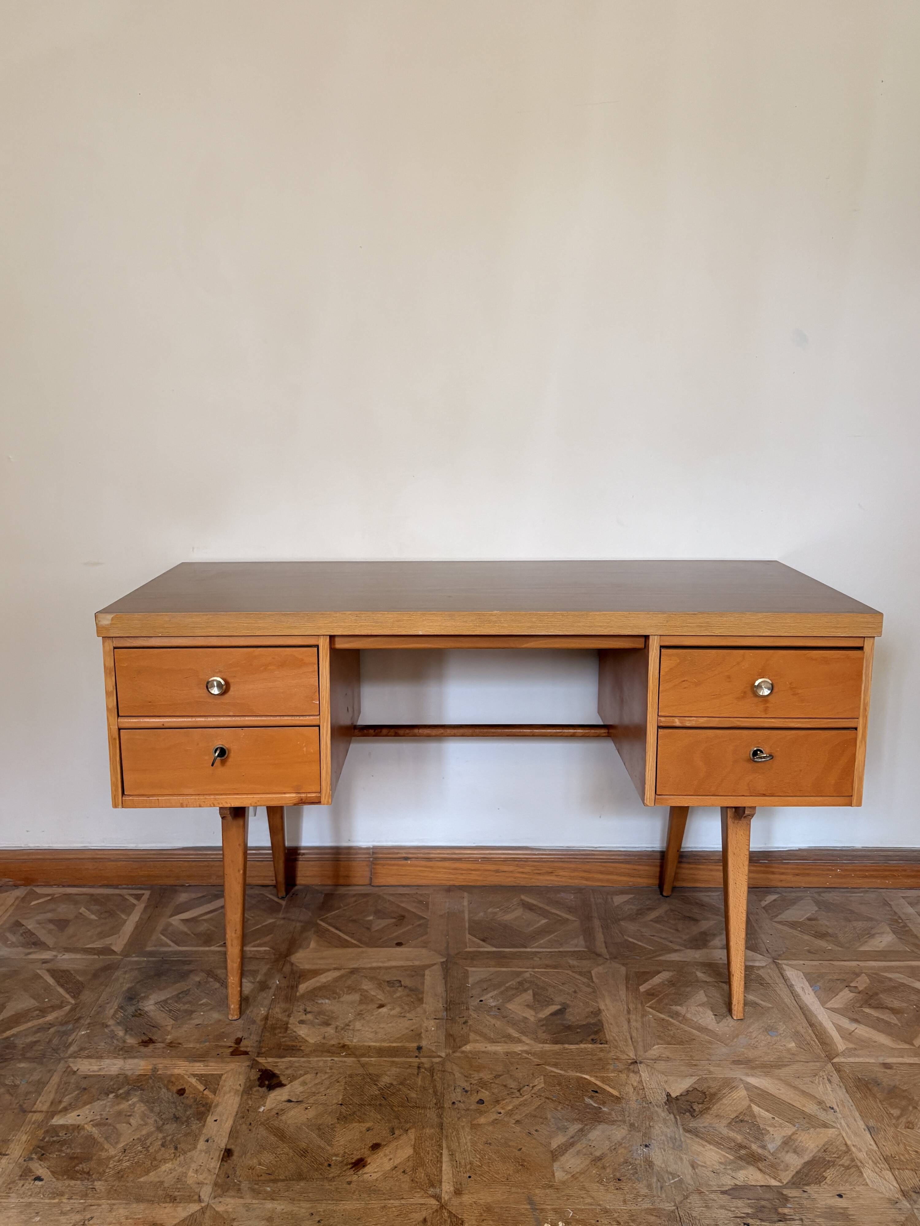 Bureau adulte pieds compas