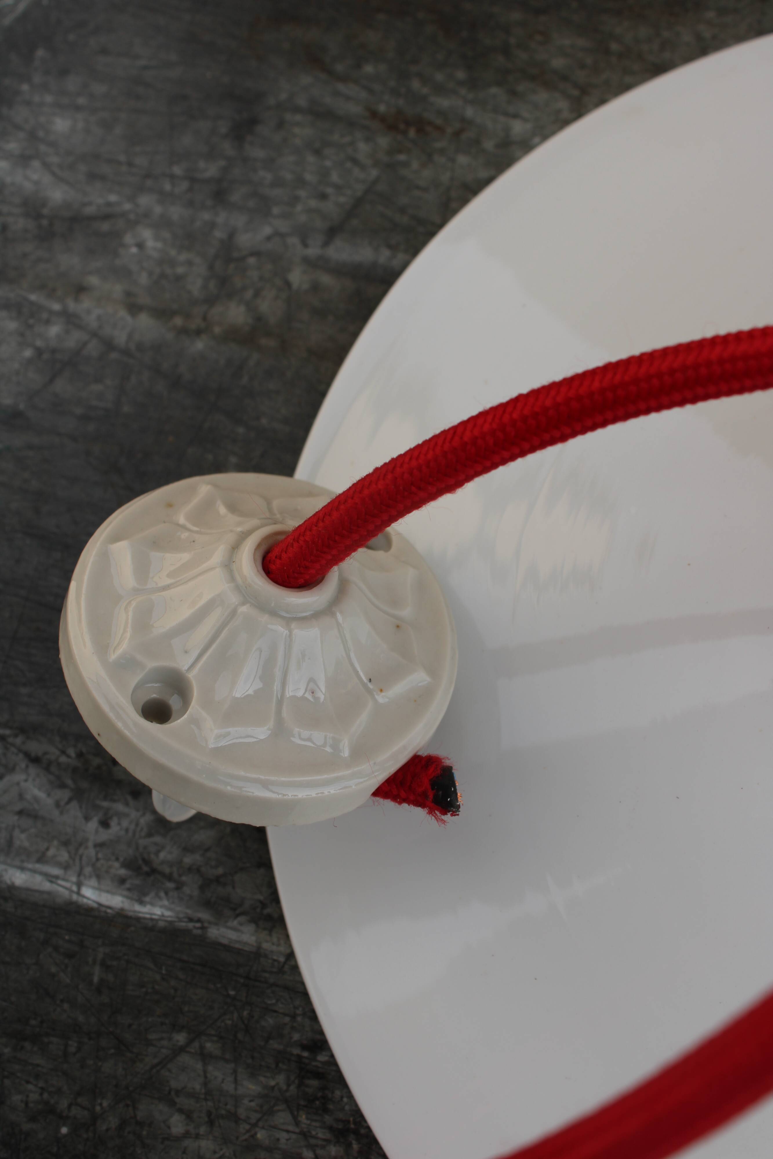 Hanging in white opaline