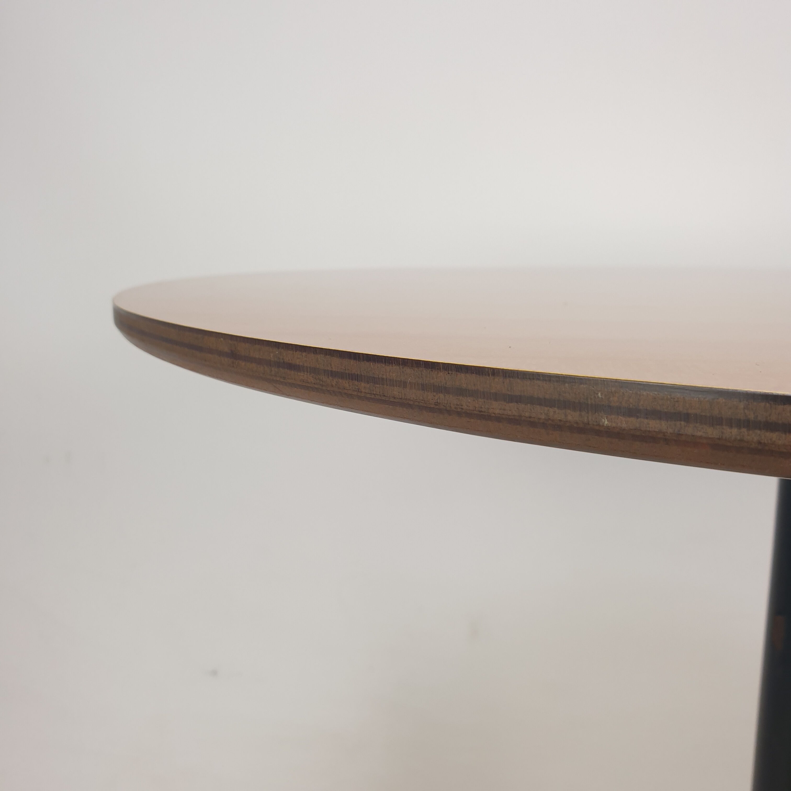 Table à manger ou d’appoint italienne années 1960