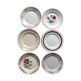 Old flat plates in red and green