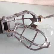The Pyle National Company lamp 40-50