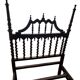 Paire de lits en bois sculpté