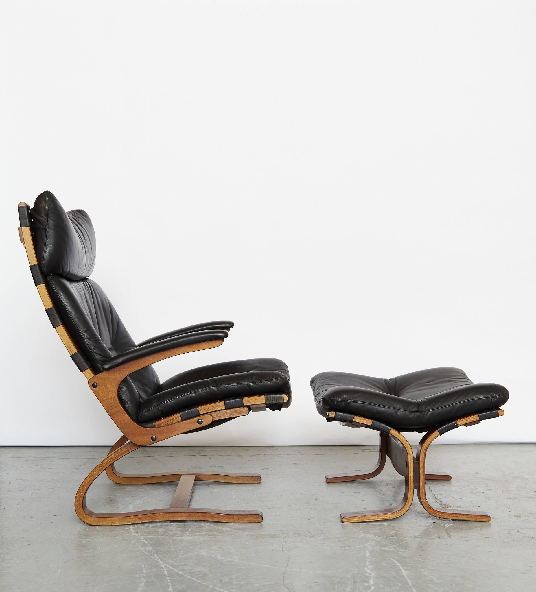 Chaise cantilever avec ottoman par Elsa & Nordahl Solheim pourRybo Rykken