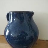 Pichet en céramique – émail de couleur bleu signé J. Normand fait main