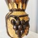 Vase vintage en bois sculpté à la main : motif de vigne, Yougoslavie des années 1970