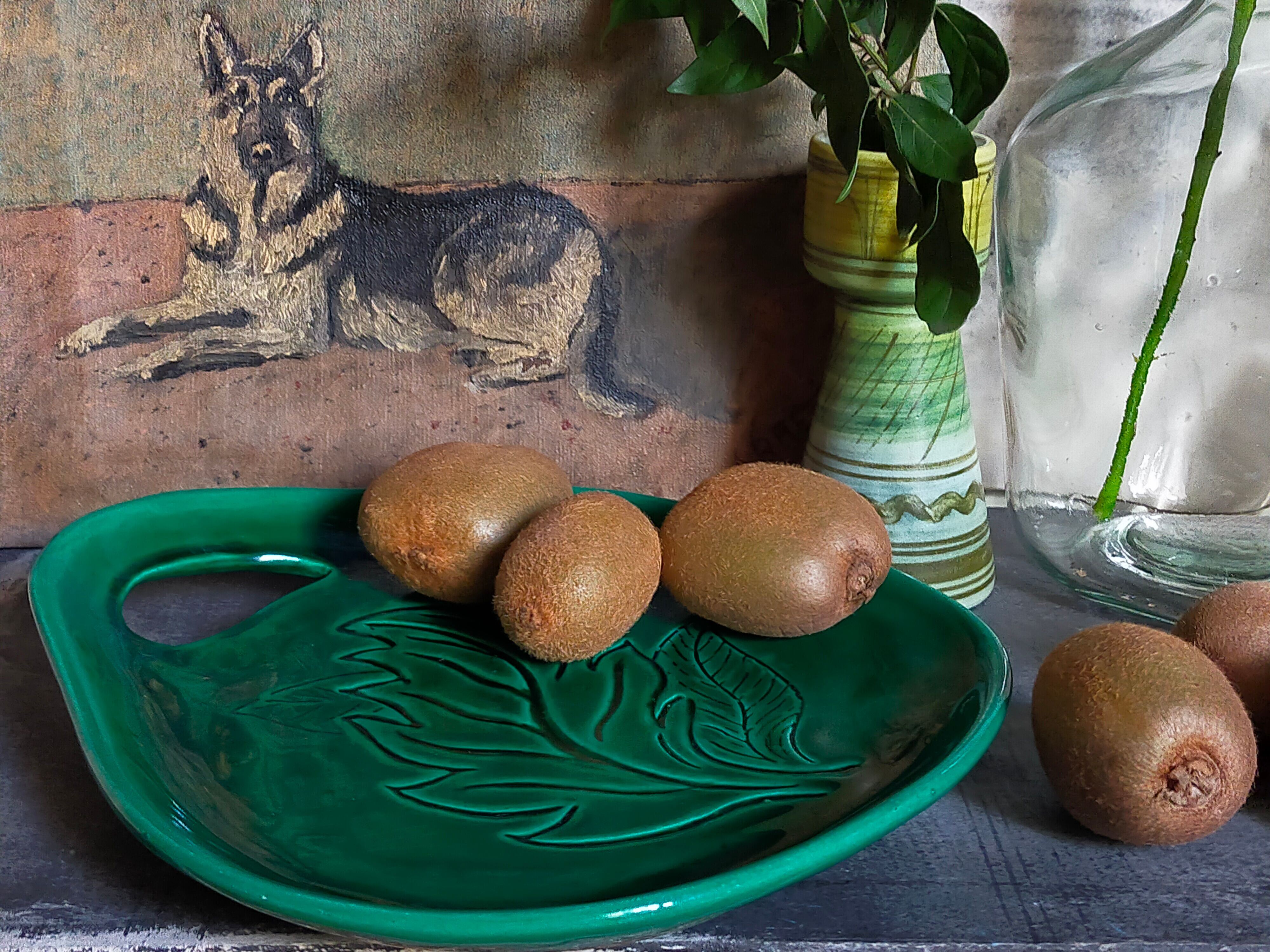Free-form presentation dish Green Slurry 50s