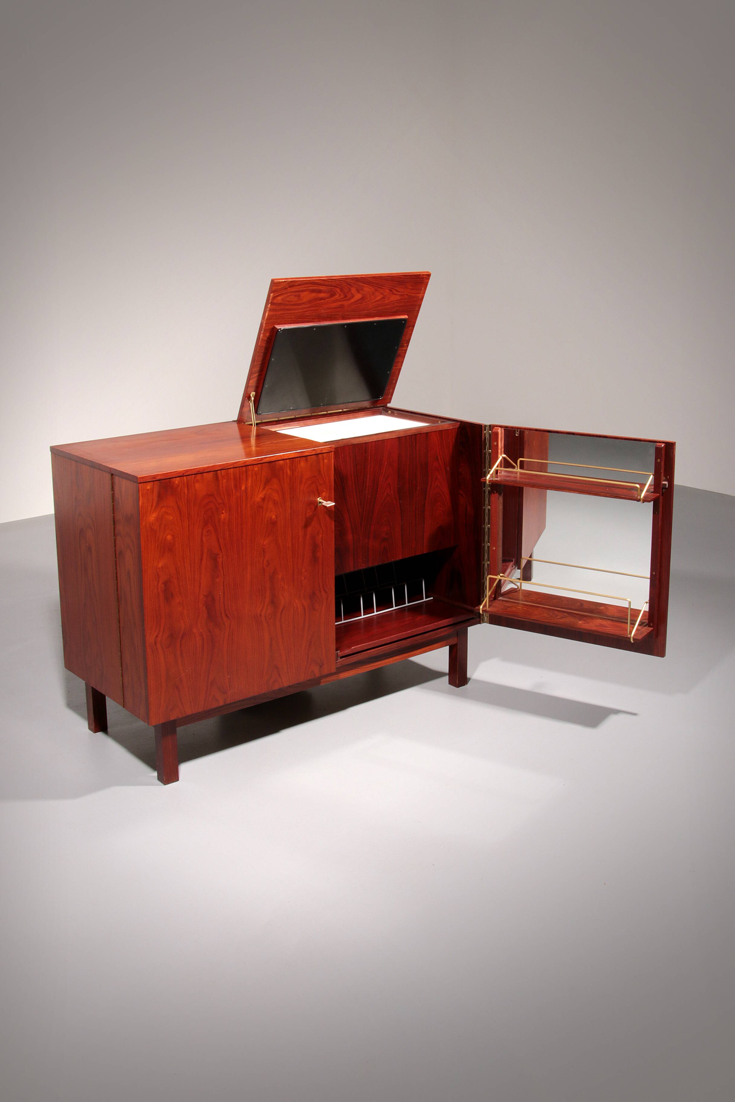 Timeless Scandinavian mini-bar with mid-century charm 1960