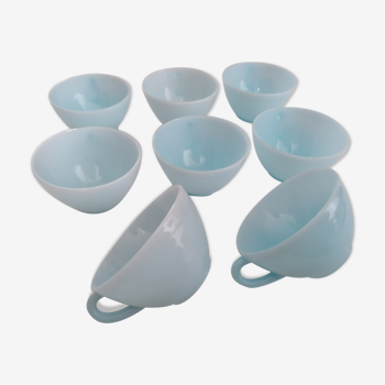 8 tasses en opaline bleu duralex