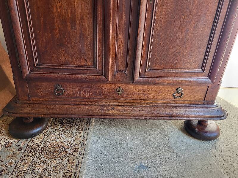 Armoire louis xiv en chene du xviii ème siecle