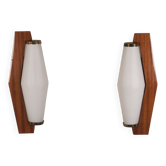 Pair of Scandinavian modernist wall sconces Teak and opaline, Decorative Arts of the twentieth century