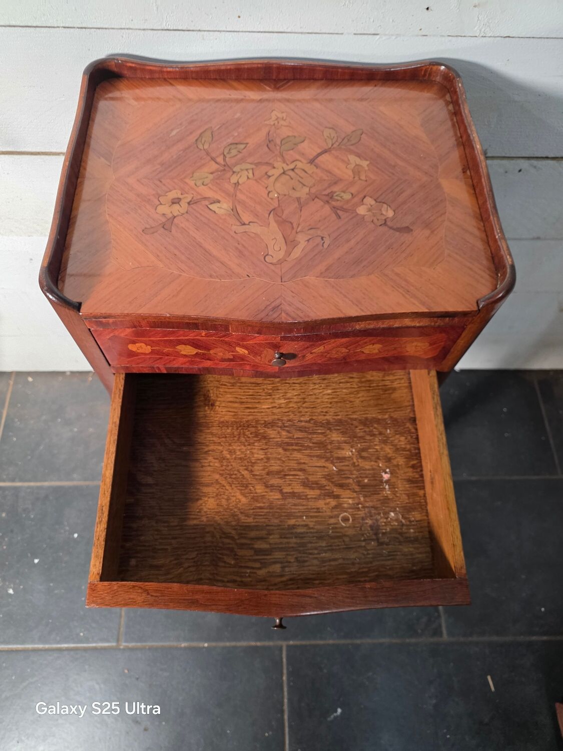 Louis XV style bedside table in marquetry with 3 drawers.