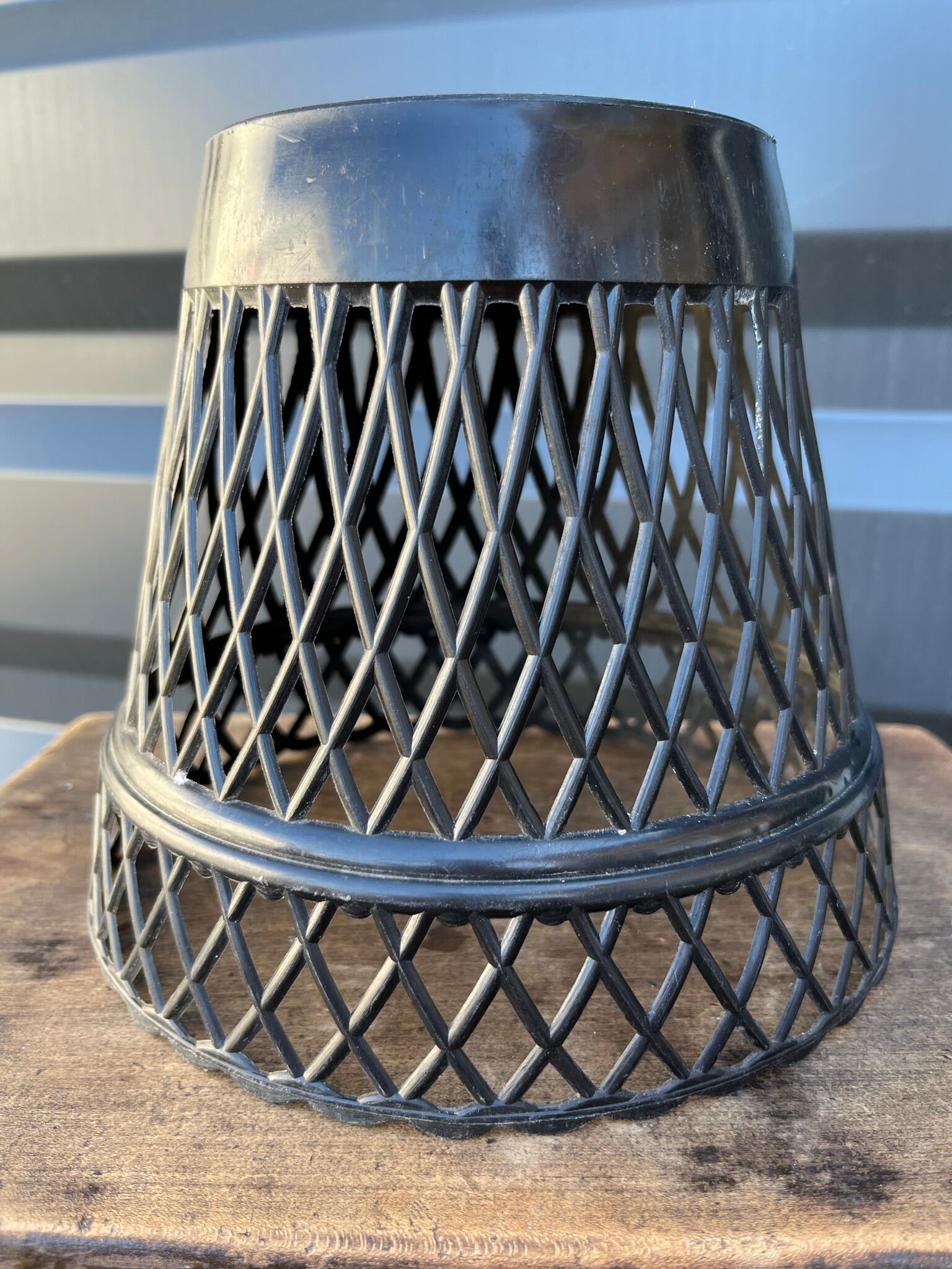 Black plastic pot cover 50s-60s