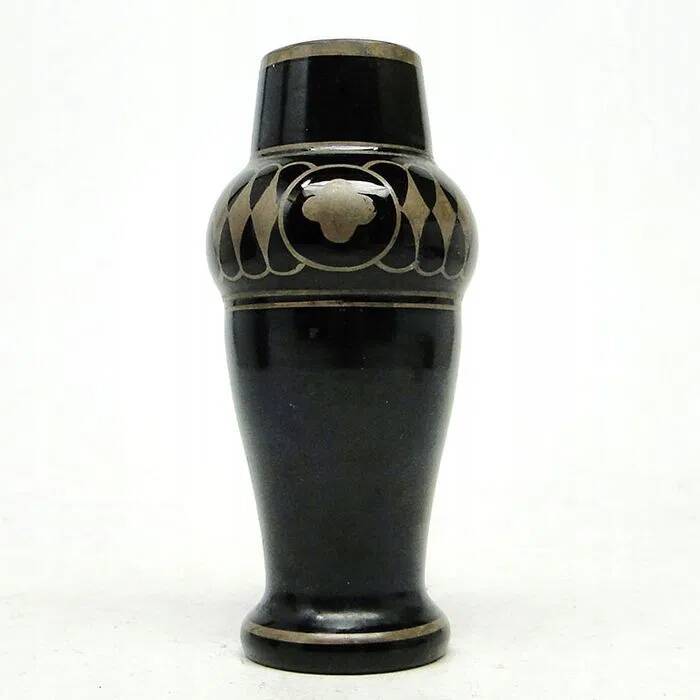 A5Z mini vase in the Art Nouveau style