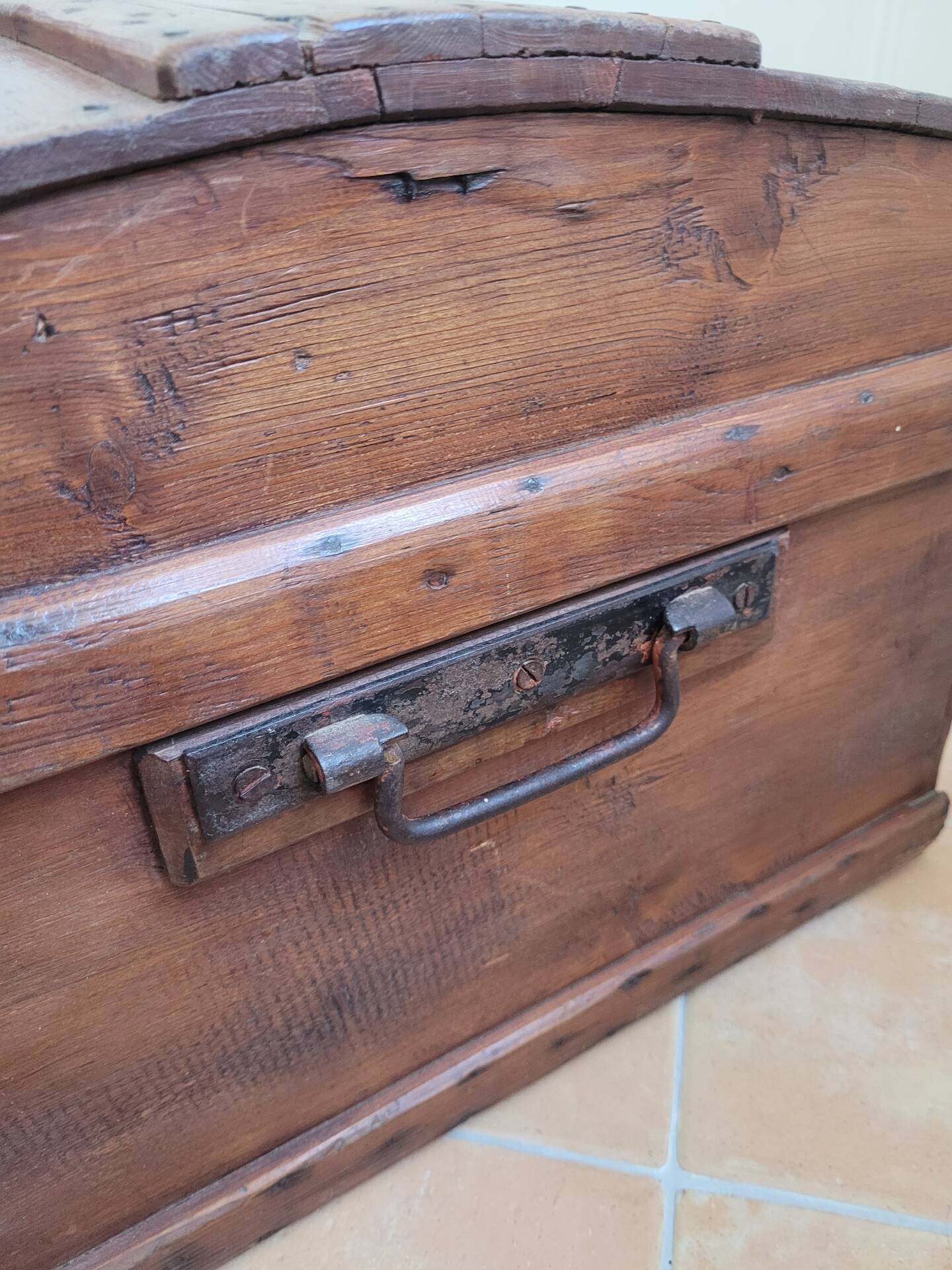 Grande malle en bois vintage