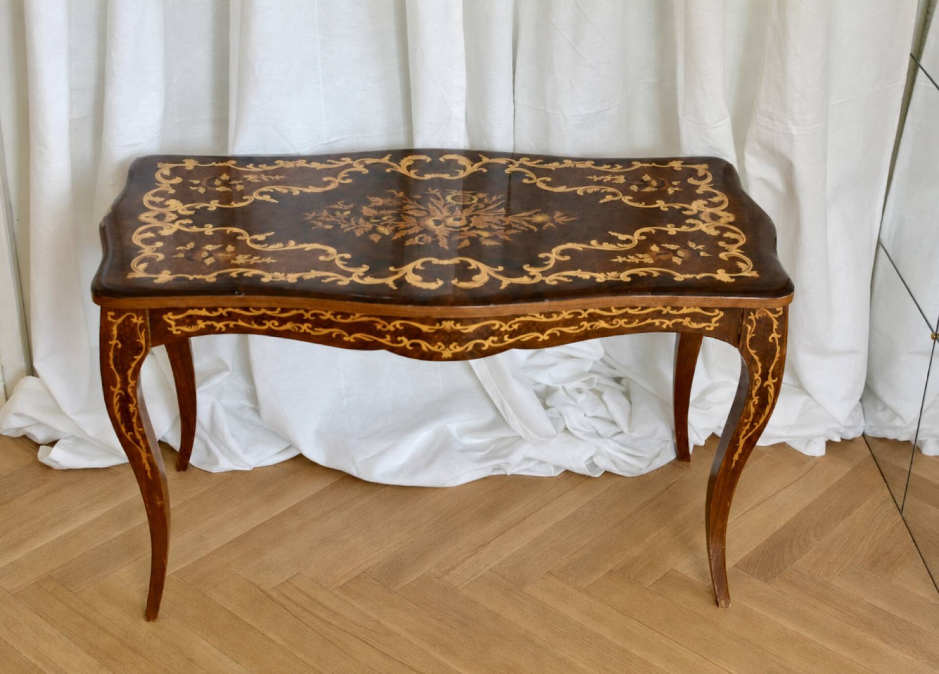 Antique coffee table with floral marquetry, Louis XV style.