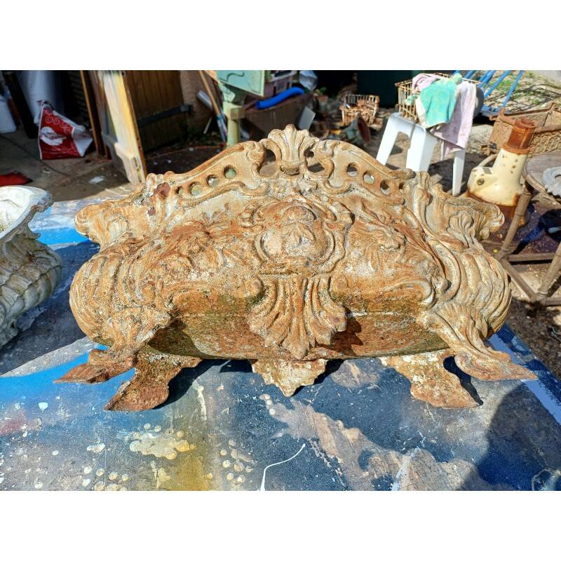 Pair of cast iron planters from 1900 from Charleville-Mézières, rocaille style