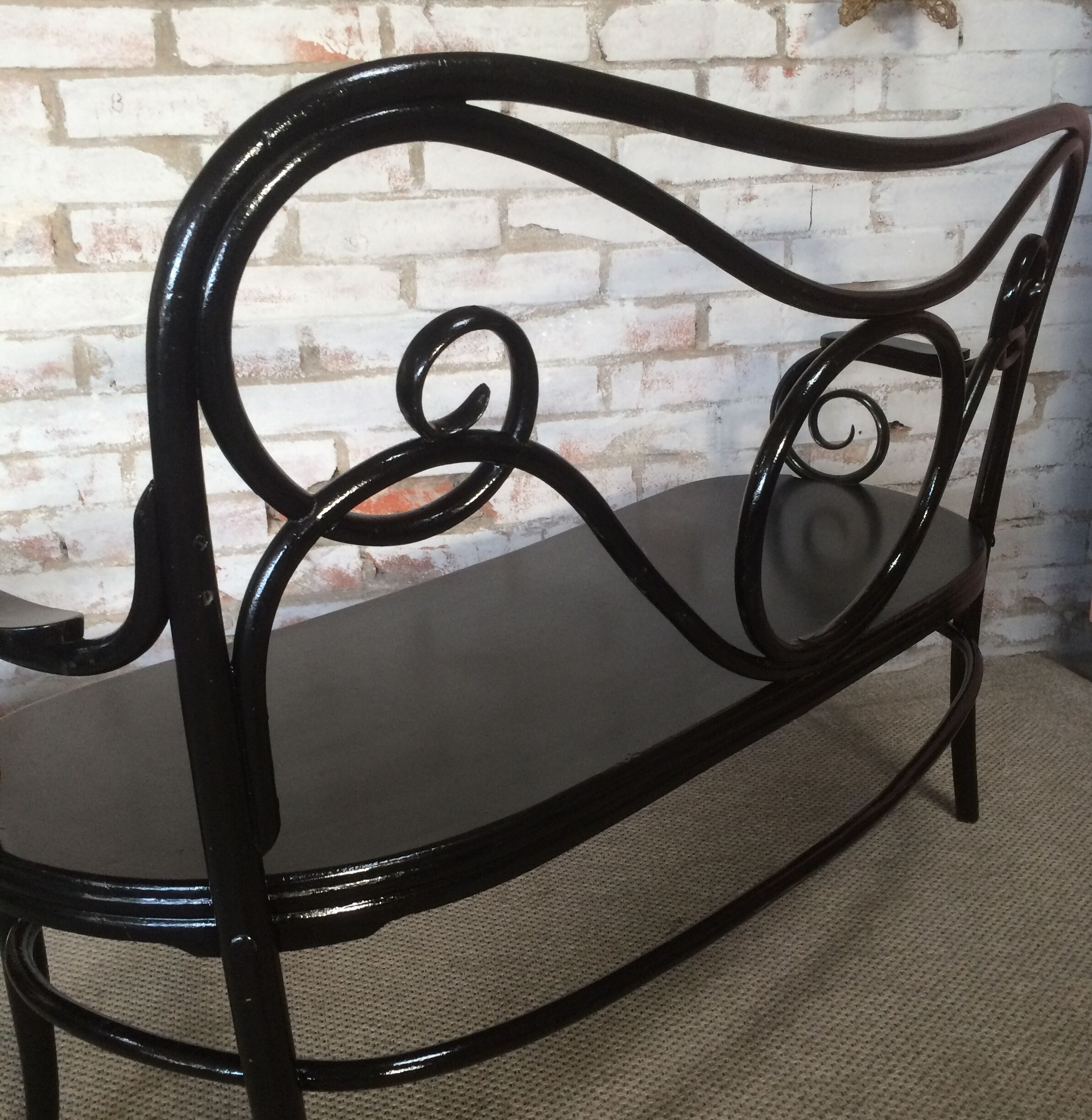 Banquette Thonet laqué noir
